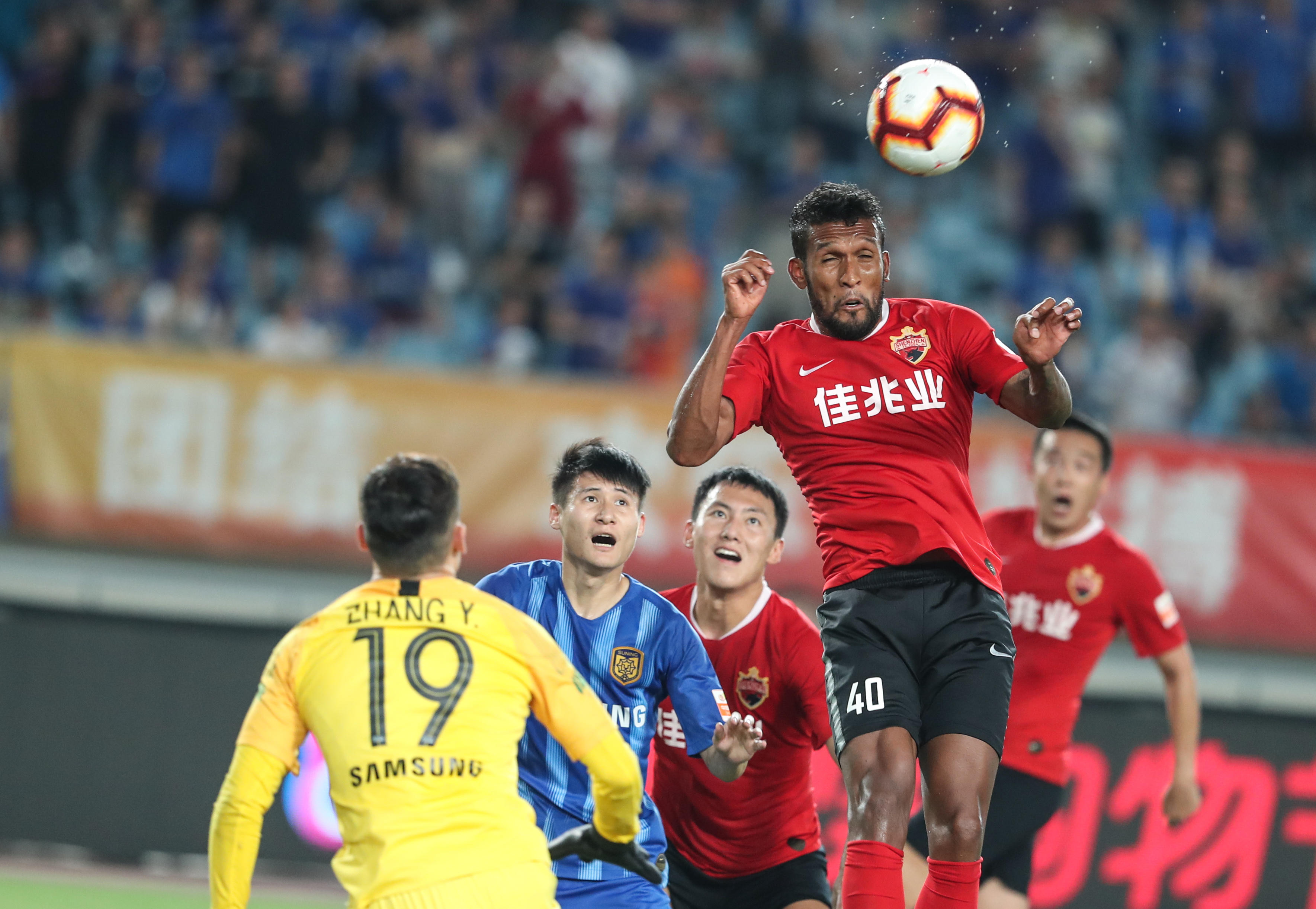 上单选手假装职业选手？1 Jiang Anbesa 错过了很多大招 + 致命地给了 Oh My God 赢得第一场比赛的机会